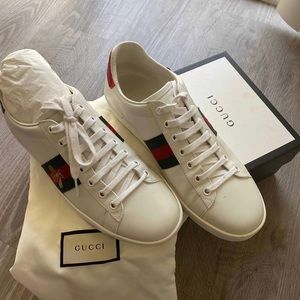 Gucci Women's Ace sneakers with bee